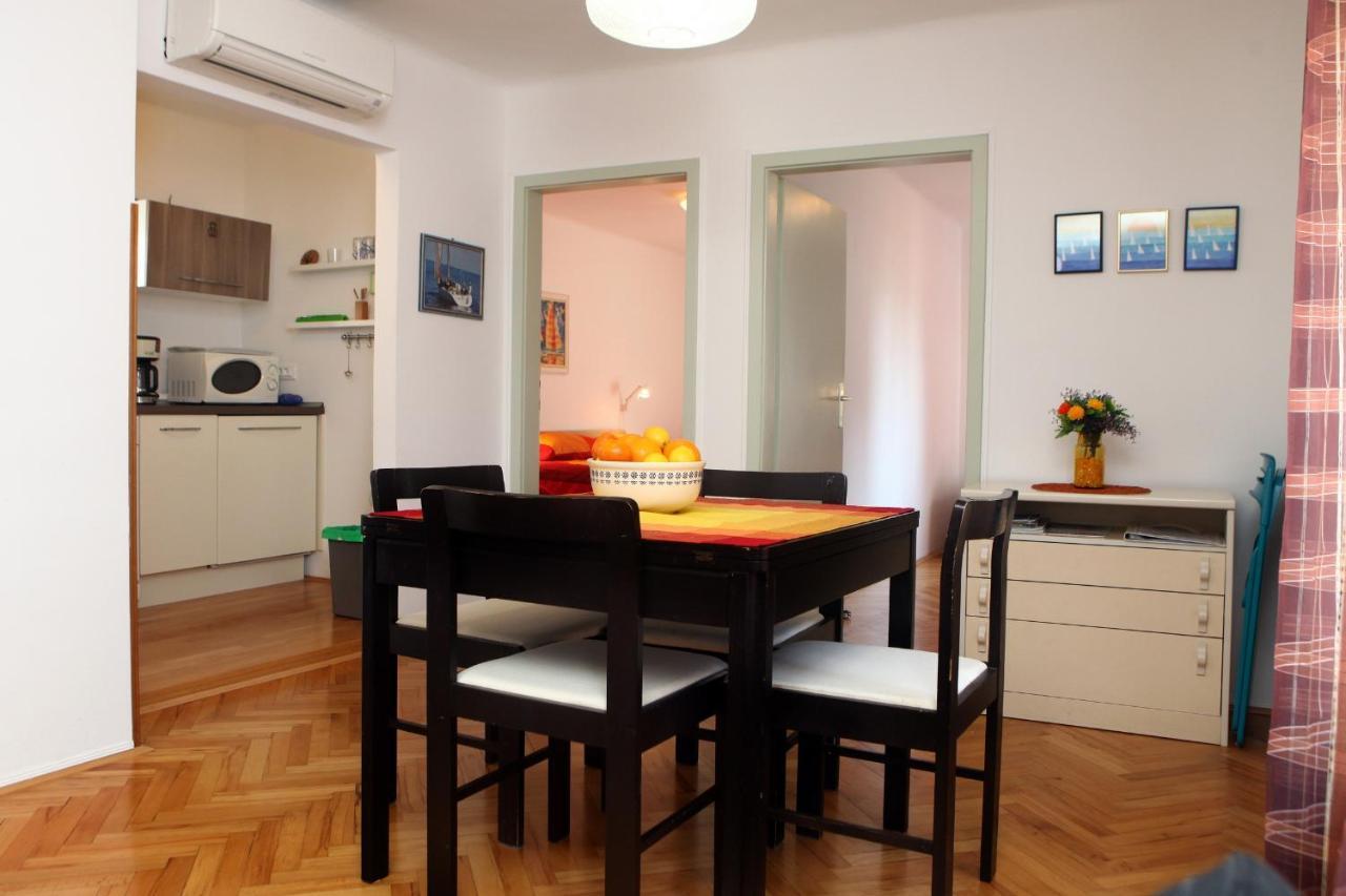 Spacious Piran Central Apartment For 5 Pax Bg Exterior photo