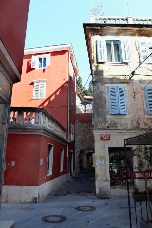 Spacious Piran Central Apartment For 5 Pax Bg Exterior photo