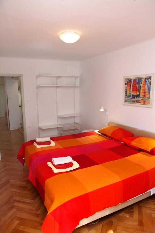 Spacious Piran Central Apartment For 5 Pax Bg Exterior photo