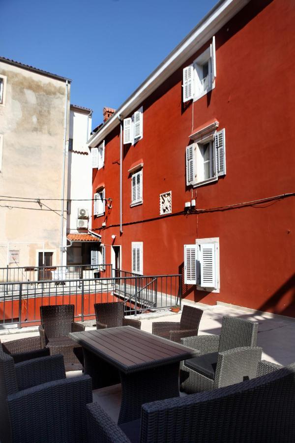 Spacious Piran Central Apartment For 5 Pax Bg Exterior photo